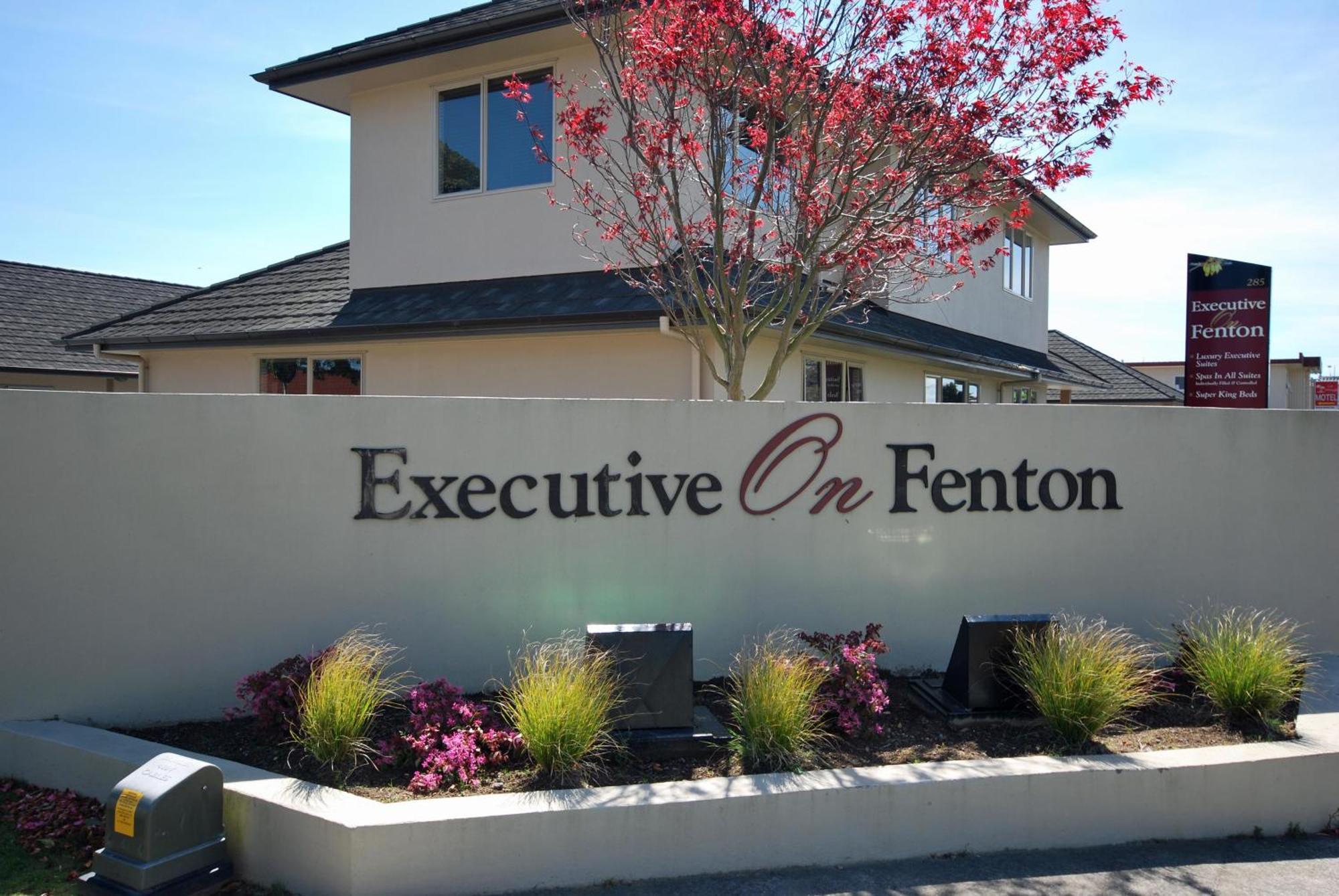 Executive On Fenton Motel Роторуа Екстериор снимка