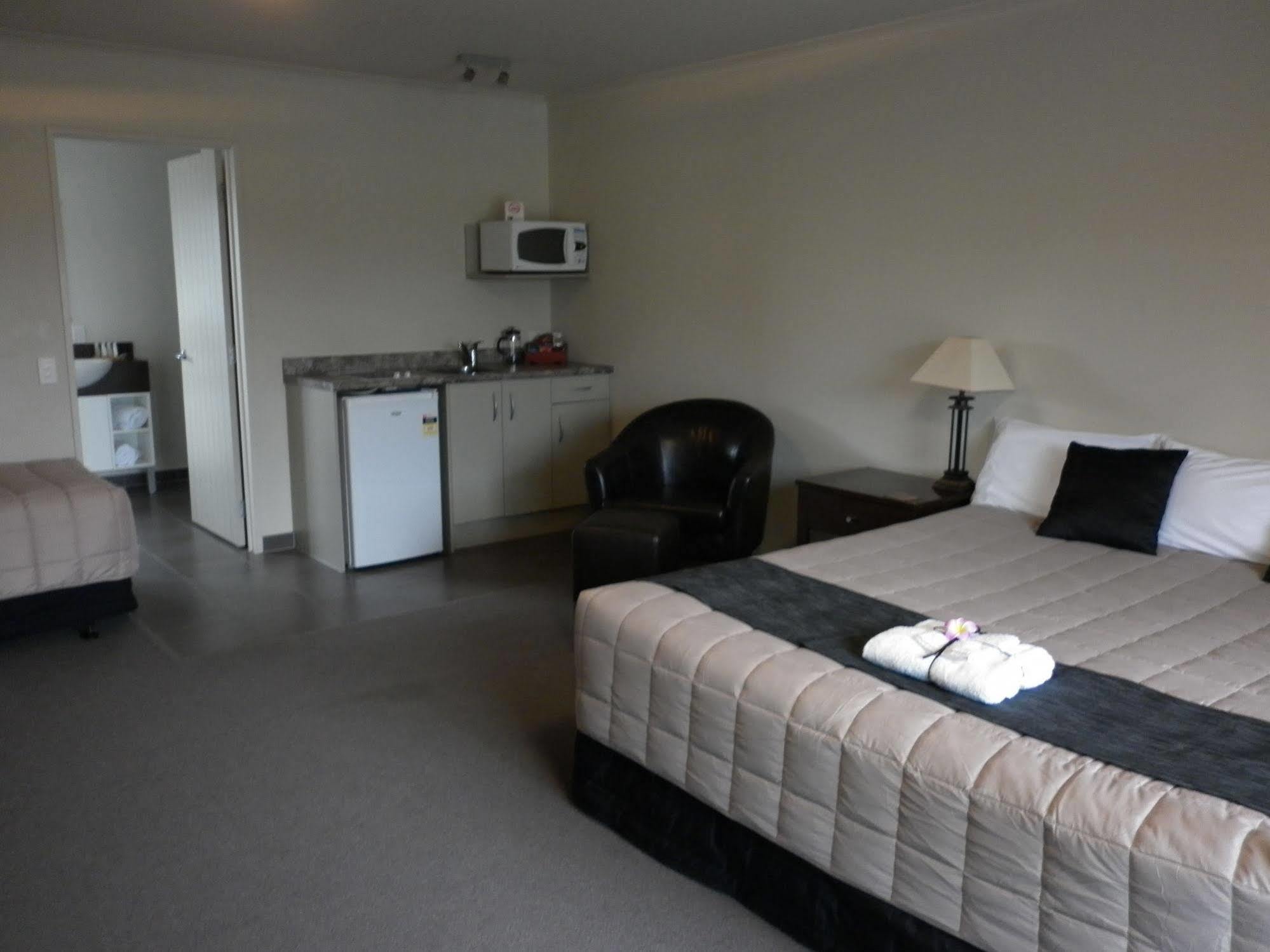 Executive On Fenton Motel Роторуа Екстериор снимка